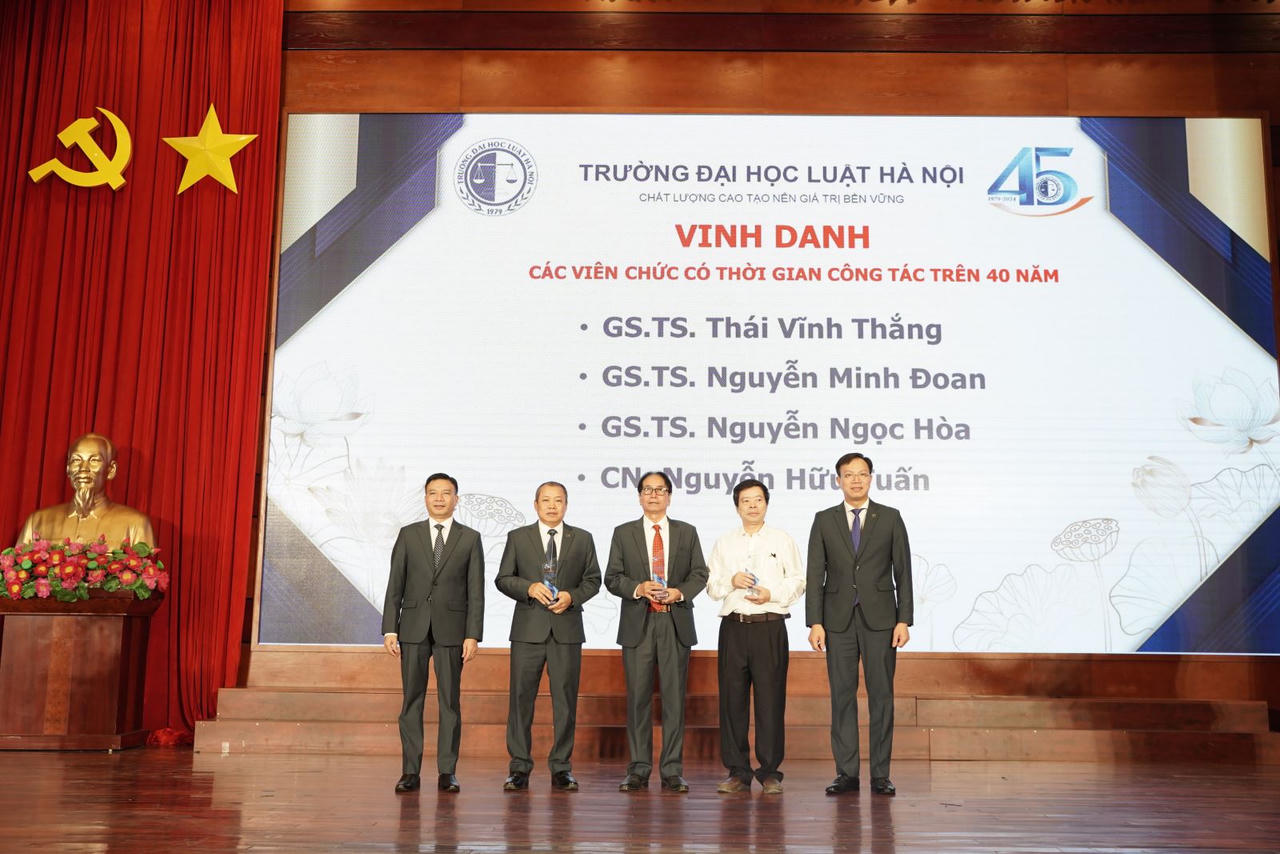 Trường Đại học Luật Hà Nội tổ chức Gặp mặt chào mừng Ngày Nhà giáo Việt Nam