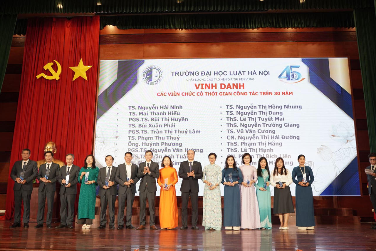 Trường Đại học Luật Hà Nội tổ chức Gặp mặt chào mừng Ngày Nhà giáo Việt Nam