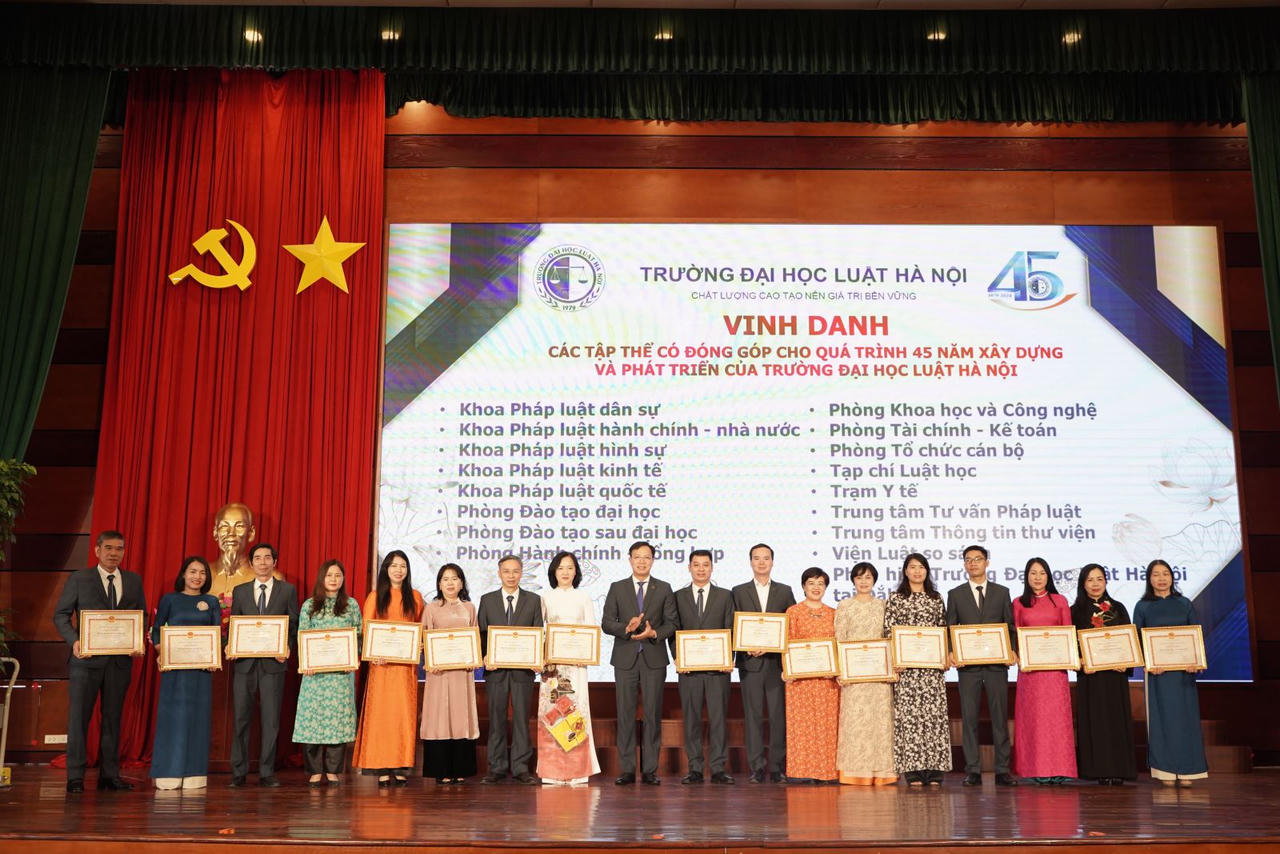 Trường Đại học Luật Hà Nội tổ chức Gặp mặt chào mừng Ngày Nhà giáo Việt Nam