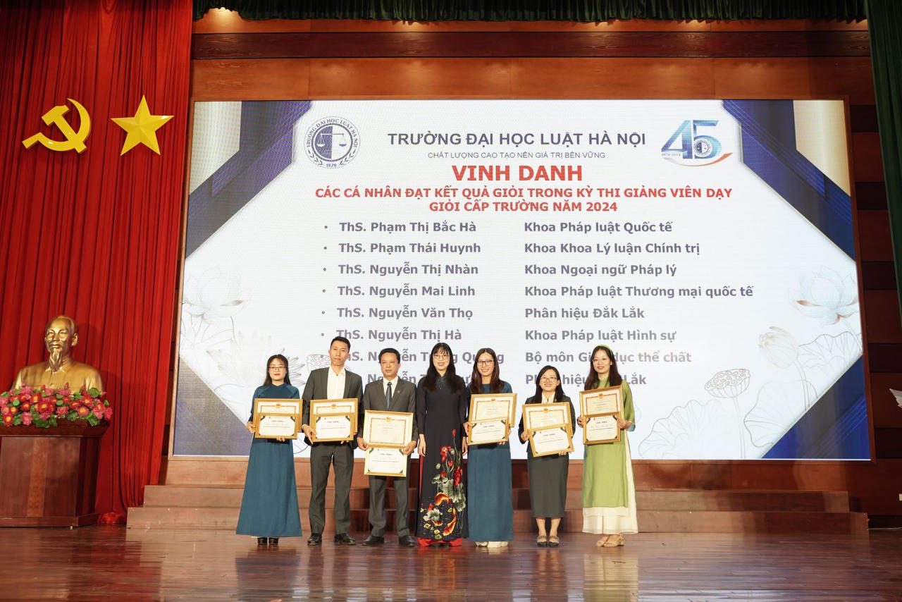 Trường Đại học Luật Hà Nội tổ chức Gặp mặt chào mừng Ngày Nhà giáo Việt Nam