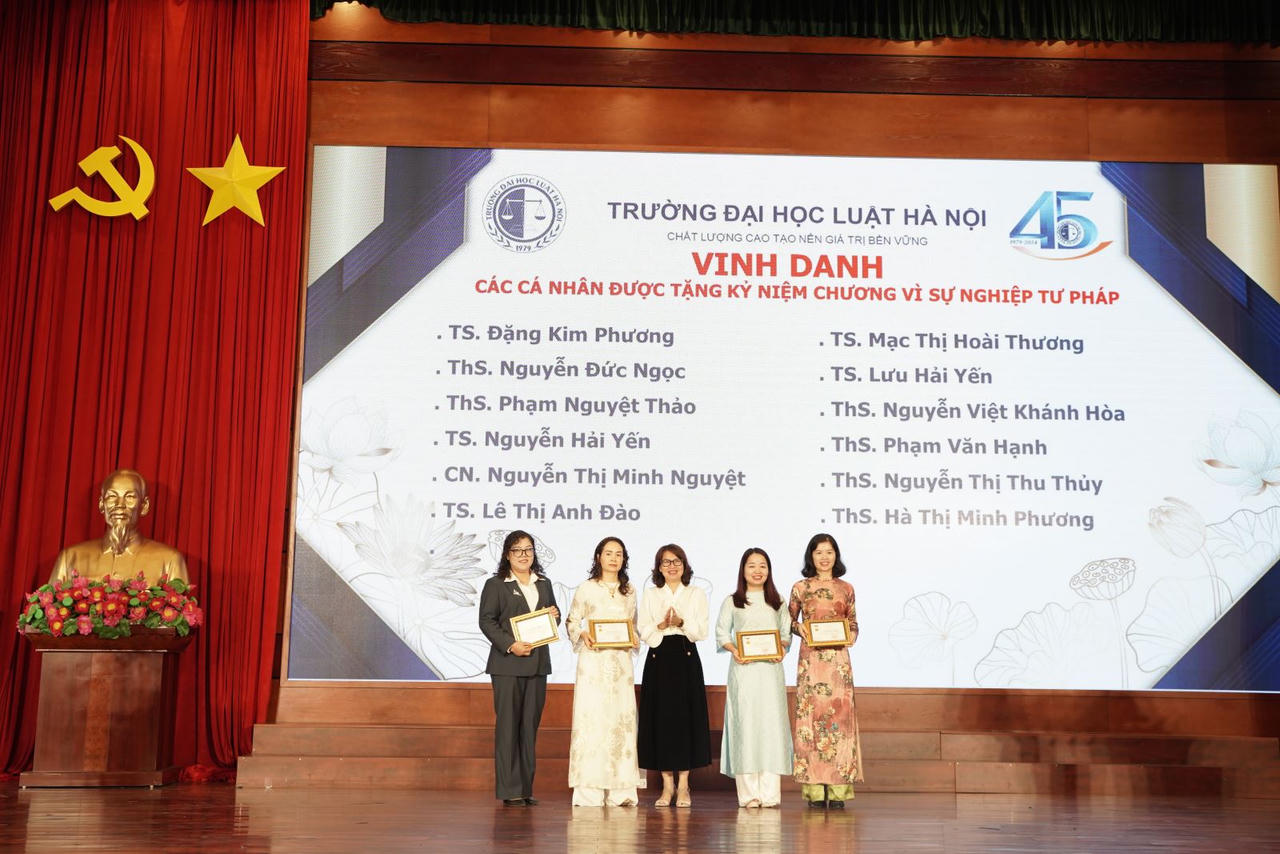 Trường Đại học Luật Hà Nội tổ chức Gặp mặt chào mừng Ngày Nhà giáo Việt Nam