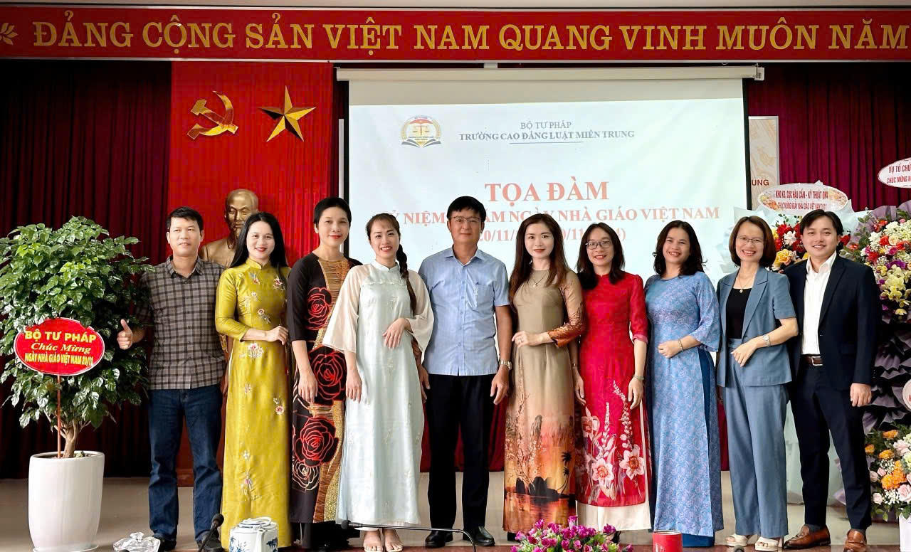 Lãnh đạo Bộ Tư pháp chúc mừng Ngày Nhà giáo Việt Nam 20/11