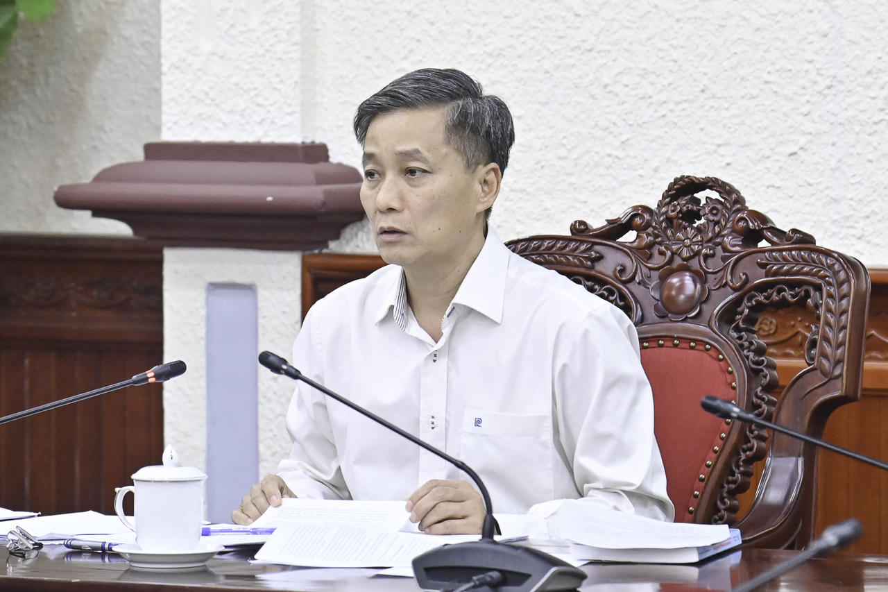 Hoàn thiện pháp luật về dẫn độ và chuyển giao người đang chấp hành án phạt tù