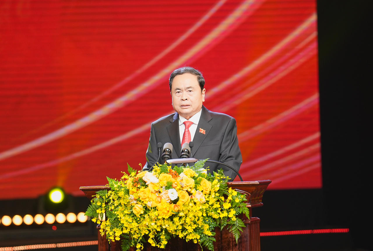 Báo Pháp luật Việt Nam giành giải Báo chí Diên Hồng