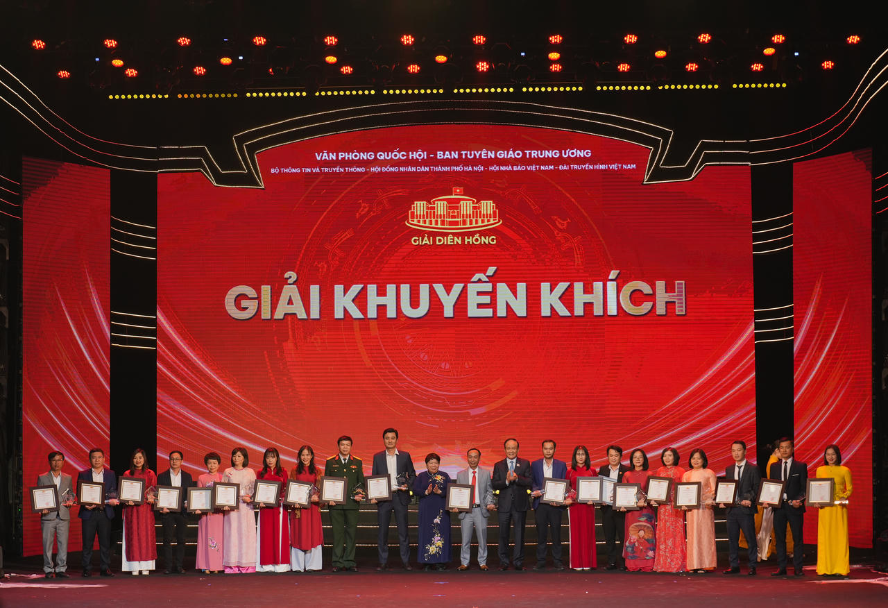 Báo Pháp luật Việt Nam giành giải Báo chí Diên Hồng