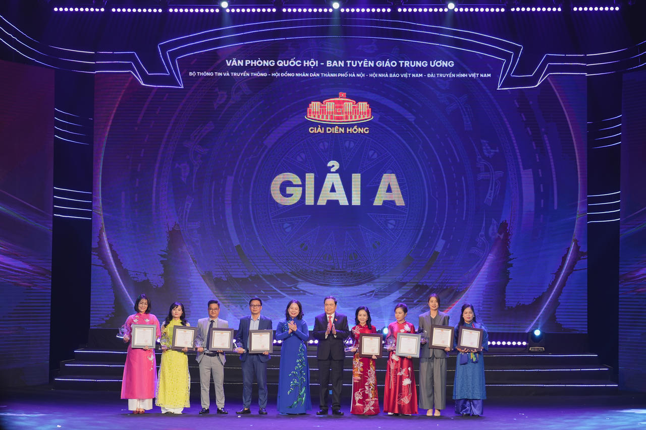 Báo Pháp luật Việt Nam giành giải Báo chí Diên Hồng