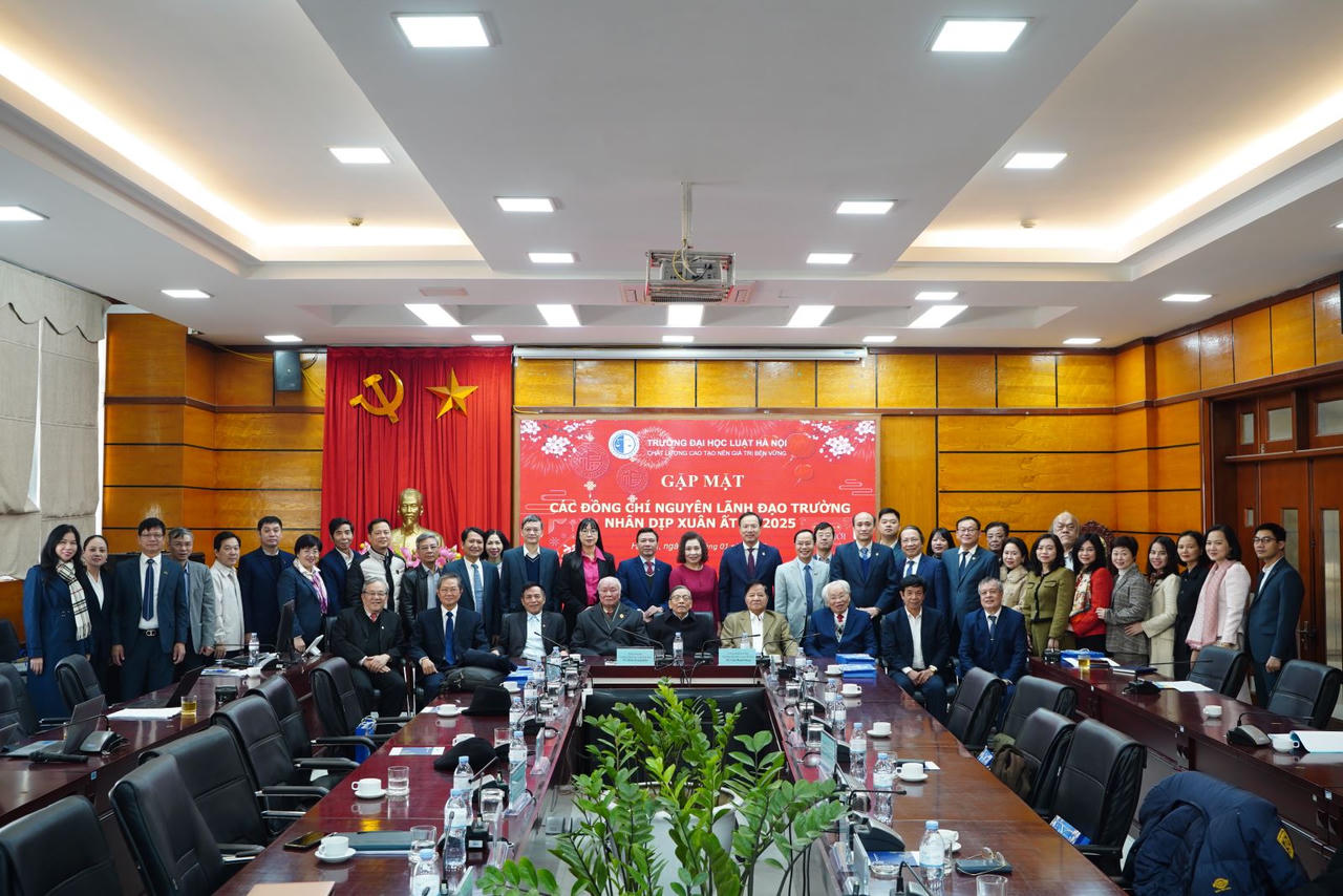 Trường Đại học Luật Hà Nội: Gặp mặt cán bộ hưu trí nhân dịp Xuân Ất Tỵ 2025