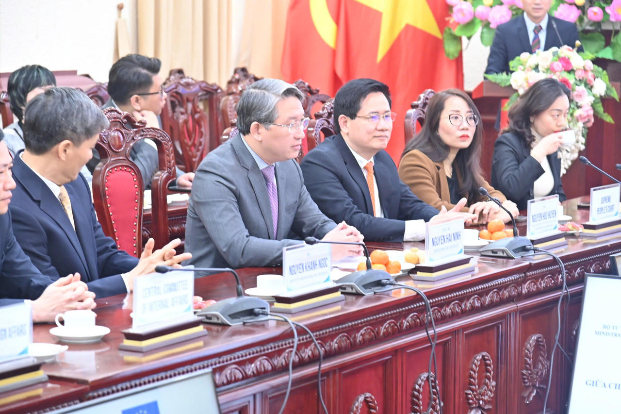 Trao Hiệp định Tài chính Dự án “Tăng cường pháp luật và tư pháp tại Việt Nam giai đoạn II”