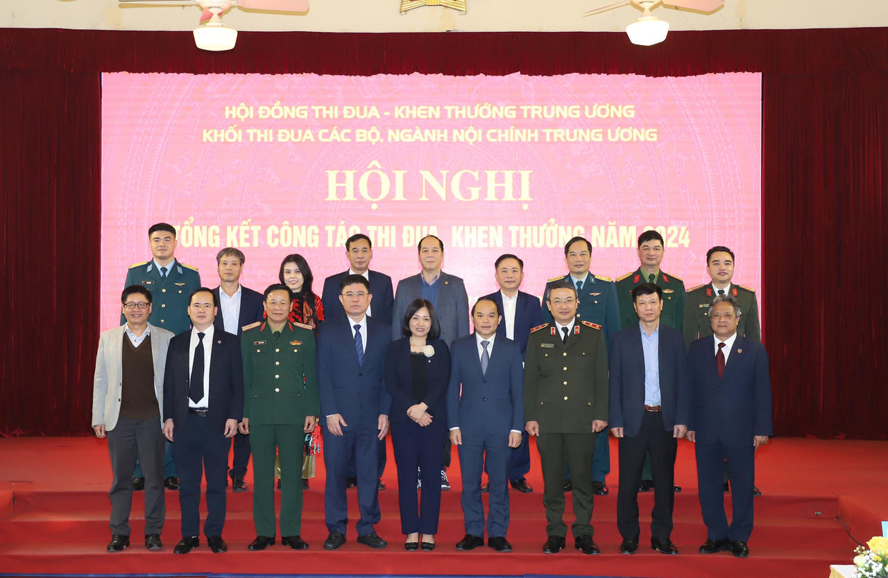 Tiếp tục đẩy mạnh phong trào thi đua, khen thưởng trong Khối thi đua các Bộ, ngành Nội chính Trung ương