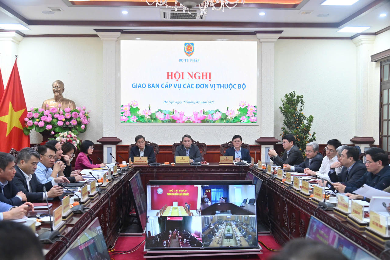 Bộ Tư pháp giao ban cấp Vụ tháng 1/2025