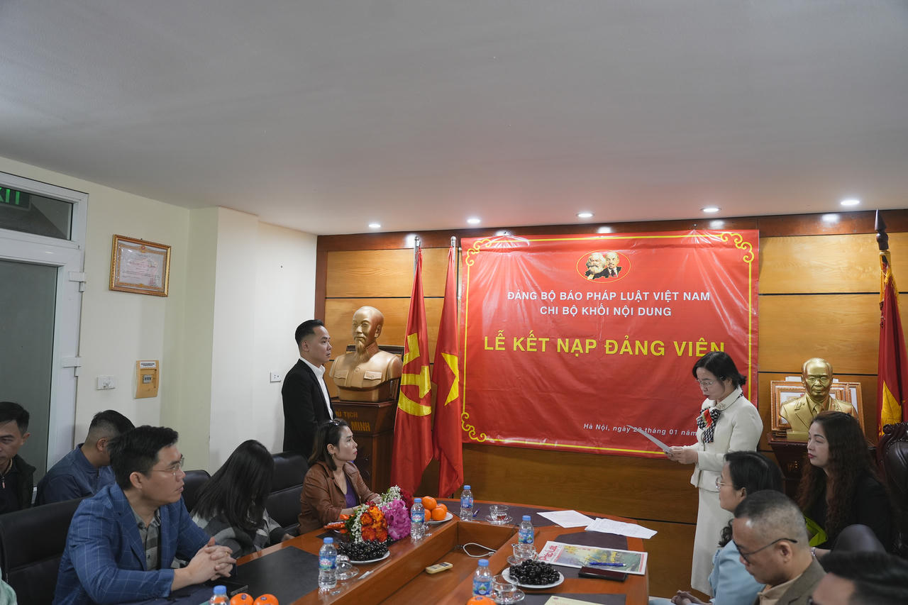 Chi bộ Khối Nội dung, Đảng bộ Báo Pháp luật Việt Nam kết nạp đảng viên mới
