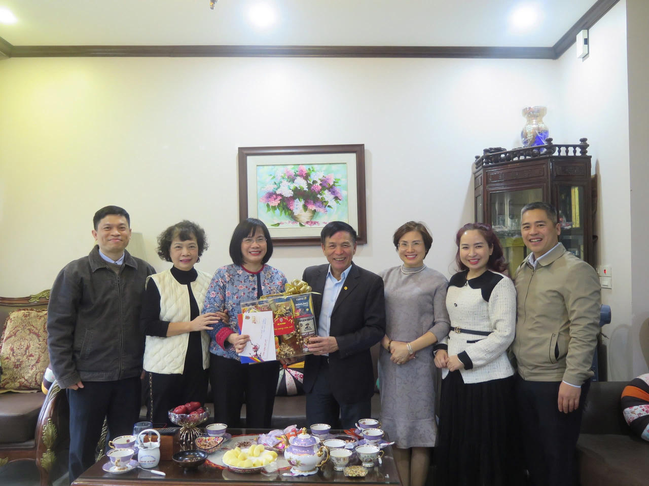 Lãnh đạo Bộ Tư pháp thăm, chúc Tết gia đình các đồng chí nguyên lãnh đạo Bộ