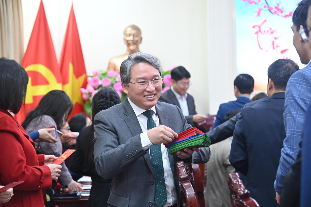 Bộ Tư pháp gặp mặt đầu Xuân Ất Tỵ 2025 và chúc mừng Kỷ niệm 95 năm ngày thành lập Đảng Cộng sản Việt Nam