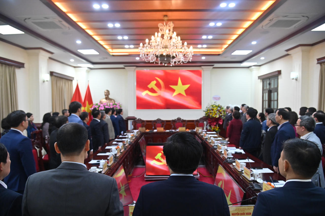 Bộ Tư pháp gặp mặt đầu Xuân Ất Tỵ 2025 và chúc mừng Kỷ niệm 95 năm ngày thành lập Đảng Cộng sản Việt Nam