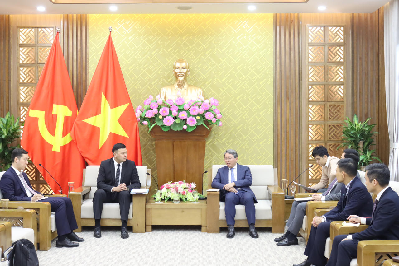 Bộ Tư pháp Việt Nam - Bộ Tư pháp Kyrgyzstan: Ký Bản Ghi nhớ hợp tác trong lĩnh vực pháp luật