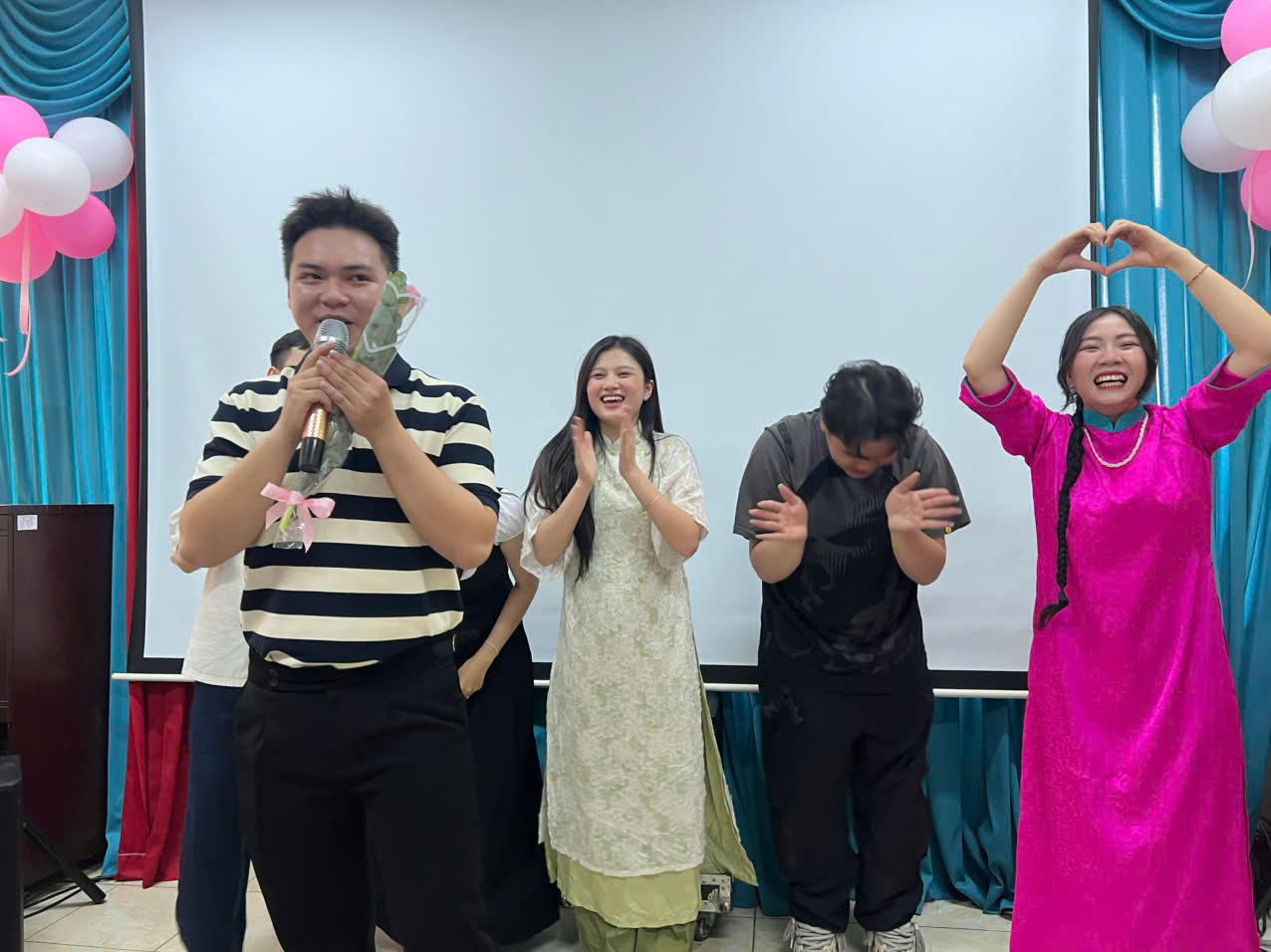 Báo Pháp luật Việt Nam hưởng ứng "Tuần lễ áo dài"