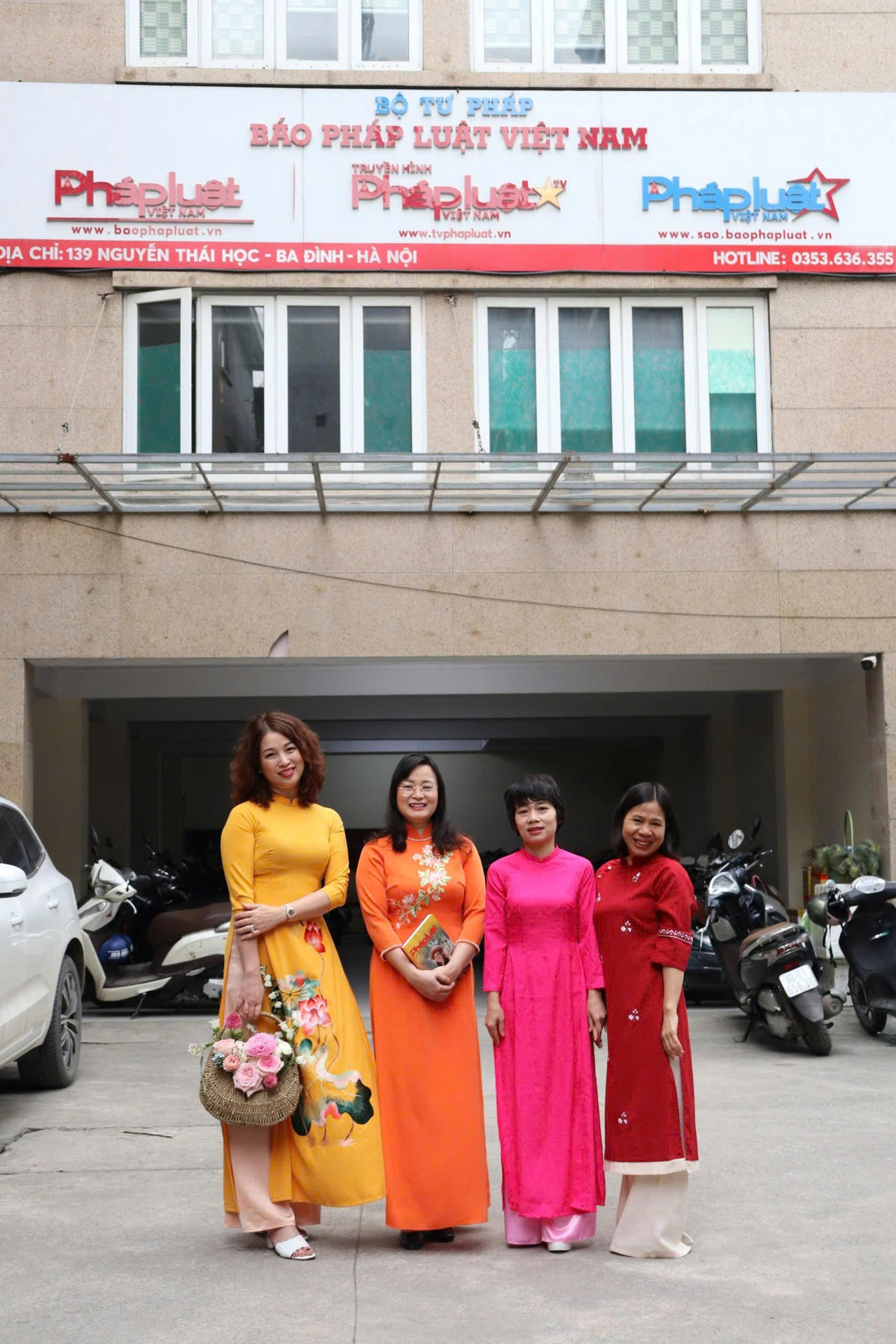 Báo Pháp luật Việt Nam hưởng ứng "Tuần lễ áo dài"