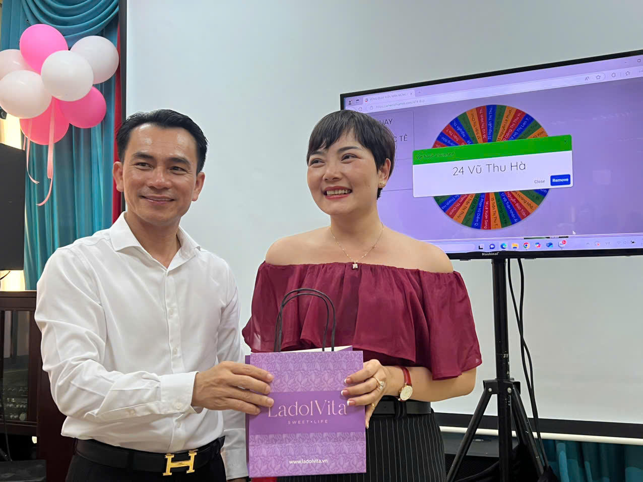 Báo Pháp luật Việt Nam hưởng ứng "Tuần lễ áo dài"