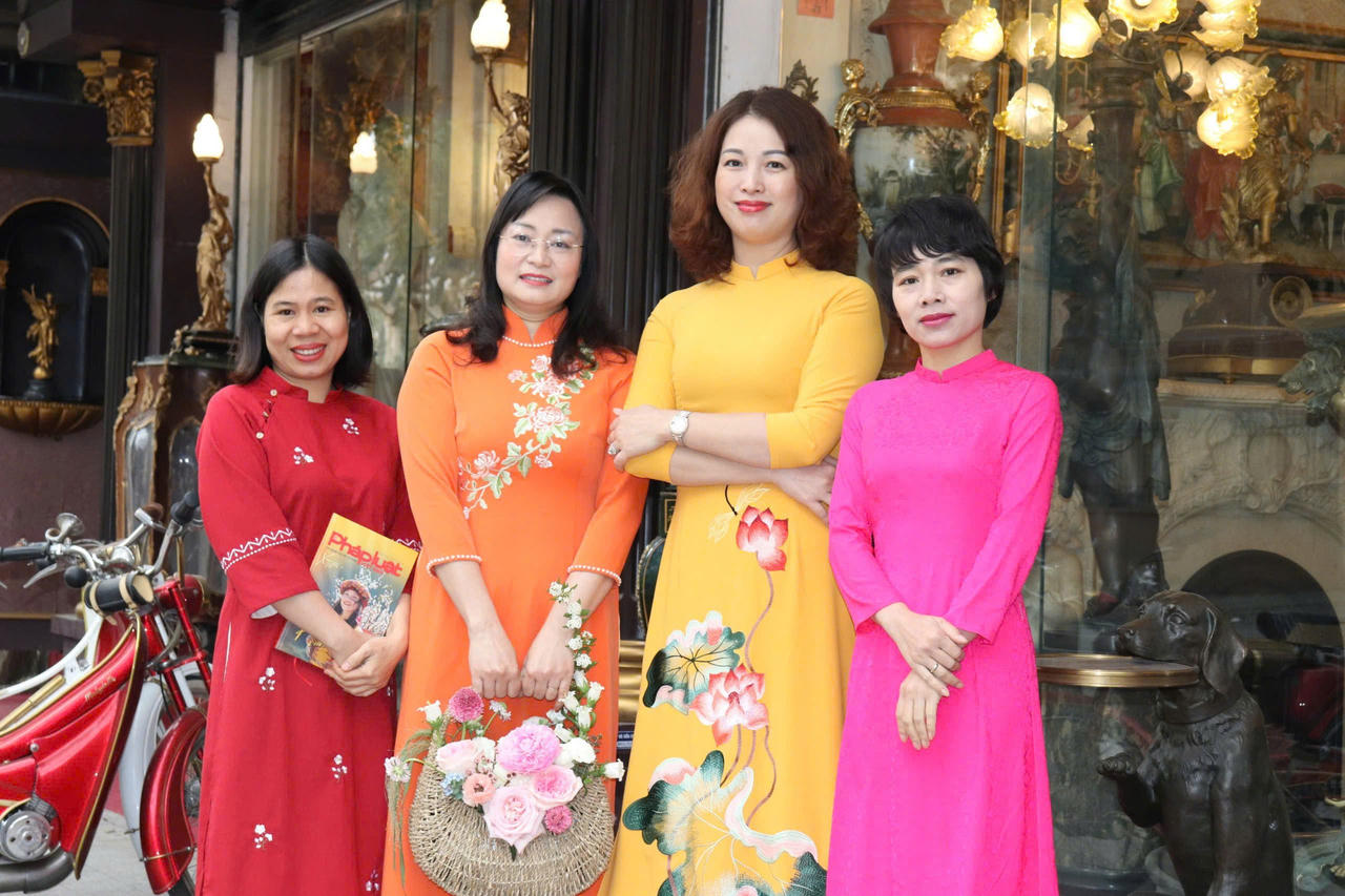 Báo Pháp luật Việt Nam hưởng ứng "Tuần lễ áo dài"