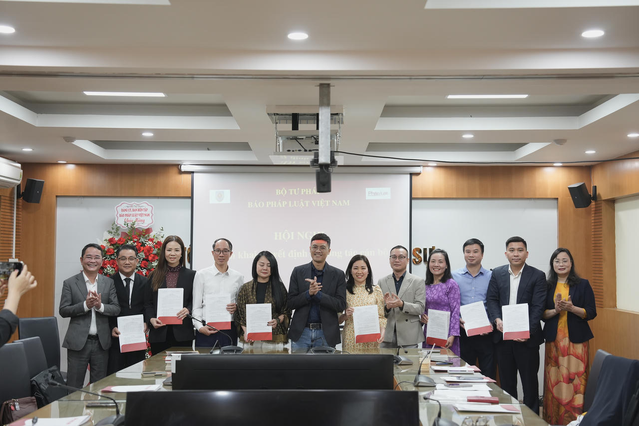 Báo Pháp luật Việt Nam công bố quyết định về công tác cán bộ