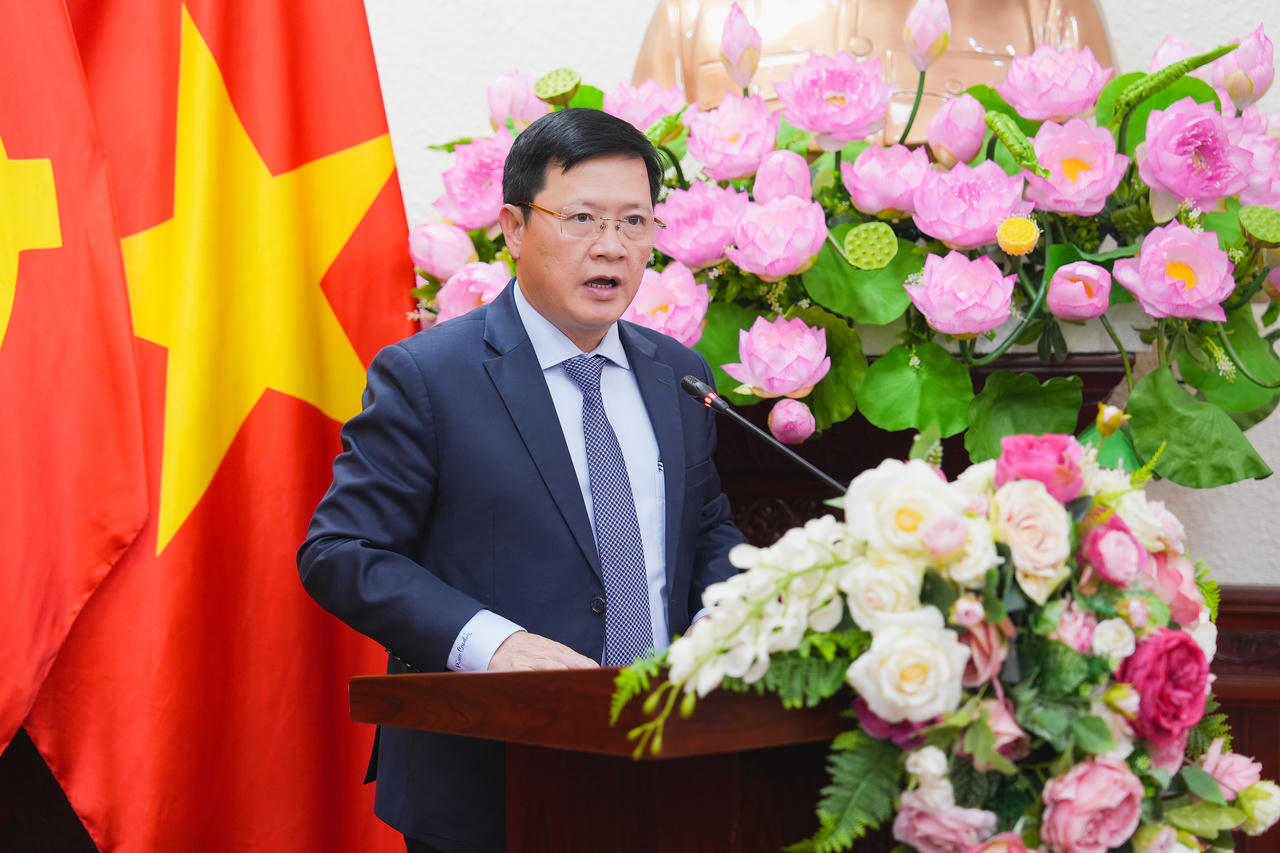 Trao quyết định bổ nhiệm Thứ trưởng Bộ Tư pháp Nguyễn Thanh Tú