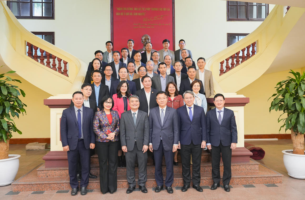 Trao quyết định bổ nhiệm Thứ trưởng Bộ Tư pháp Nguyễn Thanh Tú