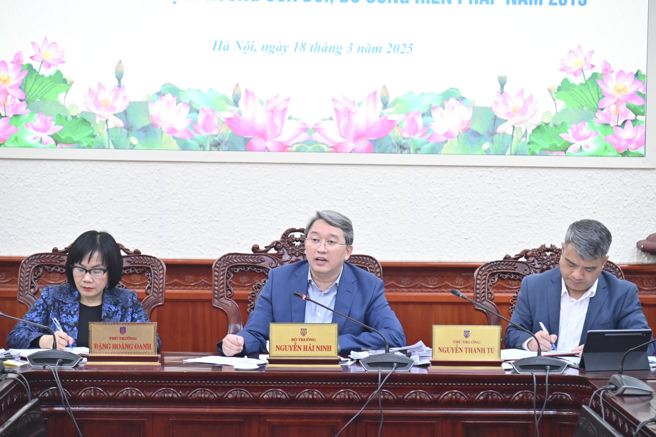 Rà soát, sửa đổi kịp thời văn bản quy phạm pháp luật theo định hướng tổ chức chính quyền địa phương hai cấp