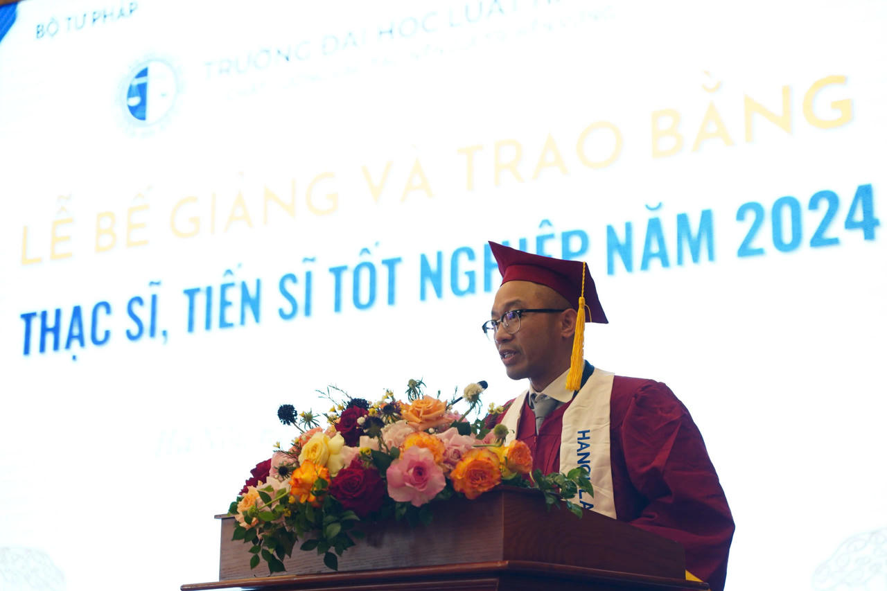 Trường Đại học Luật Hà Nội trao bằng thạc sĩ, tiến sĩ năm 2024
