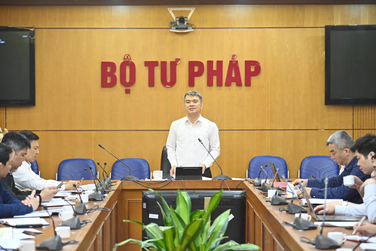 Xây dựng các cơ chế đặc thù cho công tác xây dựng và thi hành pháp luật