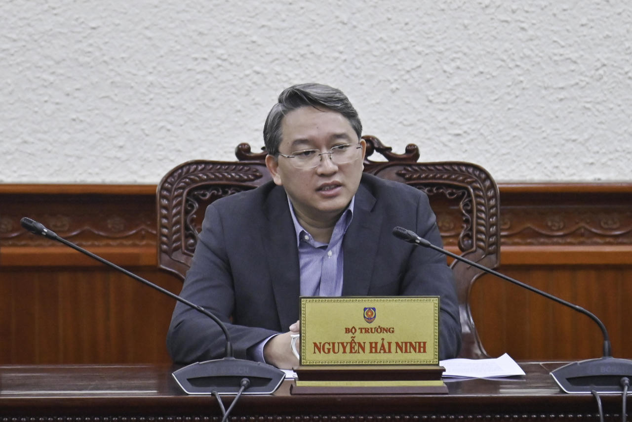 Tiếp tục tham mưu, hoàn thiện pháp luật theo định hướng tổ chức chính quyền địa phương 2 cấp