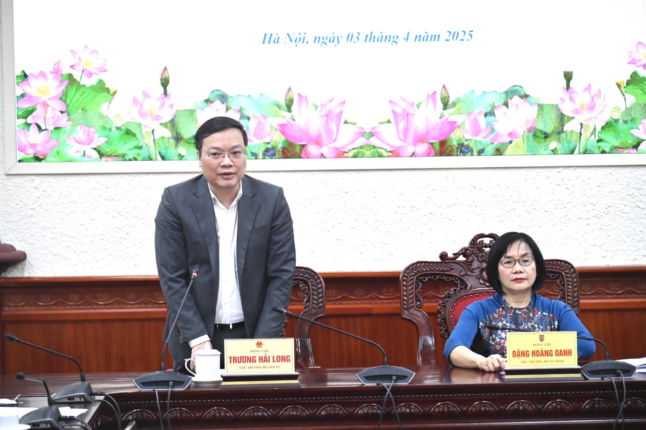 Đẩy mạnh phân cấp, phân quyền, tạo sự chủ động cho chính quyền địa phương