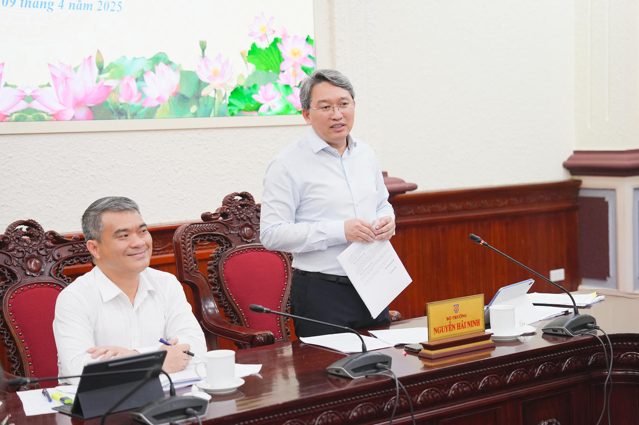 Xây dựng cơ chế, chính sách đặc thù cho công tác xây dựng pháp luật