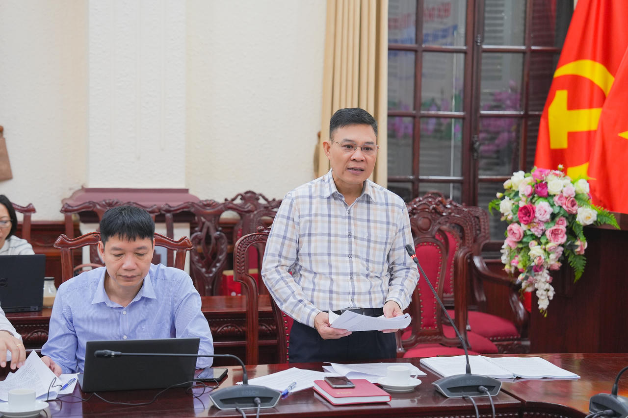 Nâng cao chất lượng hoạt động xây dựng và hoàn thiện hệ thống pháp luật