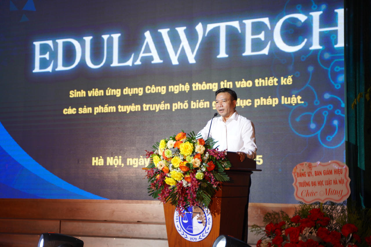 Sinh viên Trường Đại học Luật Hà Nội ứng dụng công nghệ thiết kế sản phẩm tuyên truyền pháp luật