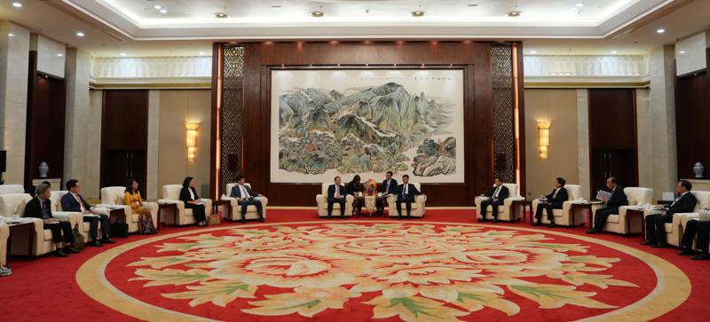 Bộ trưởng Nguyễn Hải Ninh gặp mặt Bí thư Đảng uỷ Khu tự trị dân tộc Choang Quảng Tây