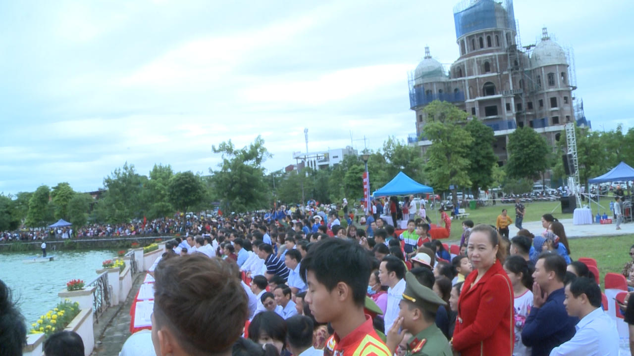 Thành phố Việt Trì, Phú Thọ tổ chức giải bơi chải mở rộng 2020