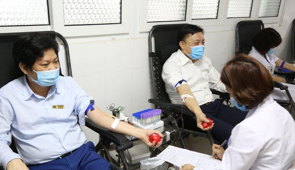 Phú Thọ: tổ chức chương trình “Giọt Hồng Blouse trắng đất Tổ”  