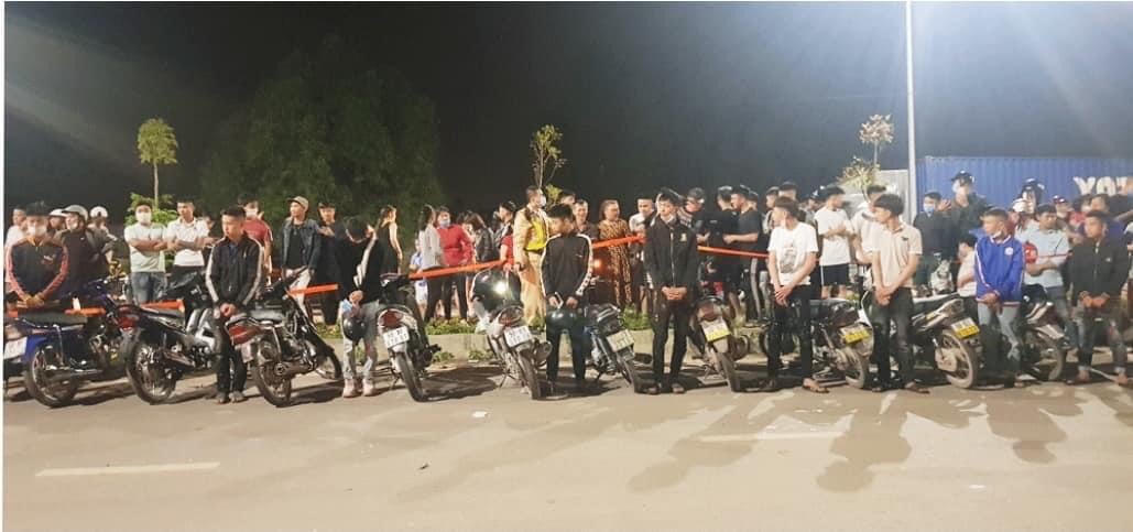 Chặn bắt 10 đối tượng 'chạy xe như ma đuổi' trong đêm ở Bắc Giang