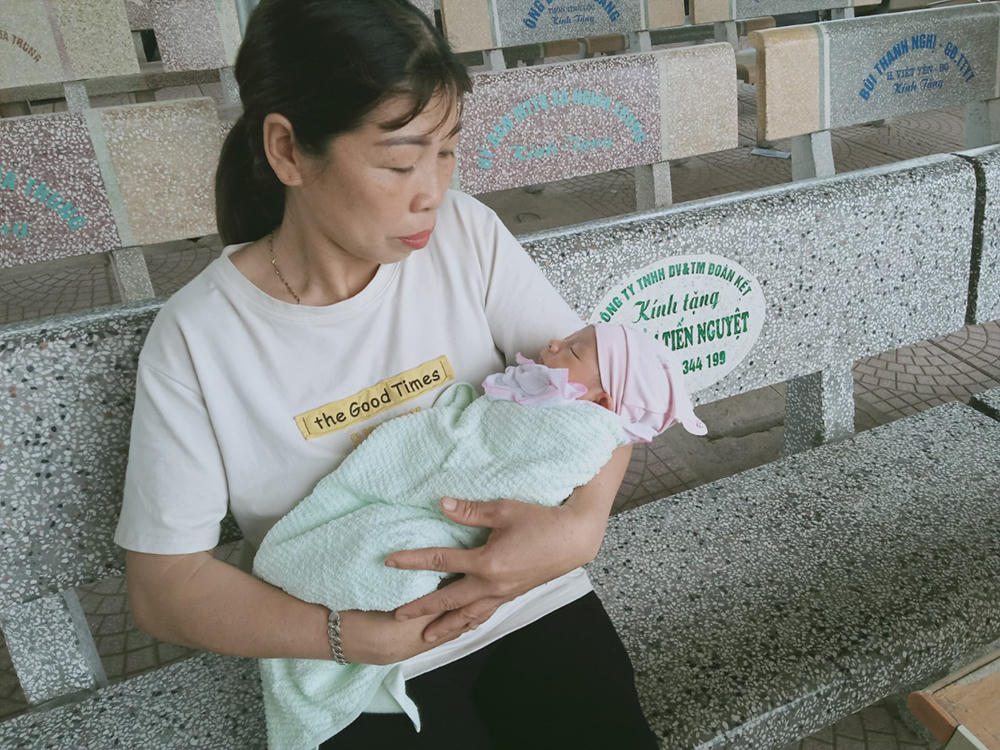 Bé trai sơ sinh bị bỏ rơi tại Bắc Giang