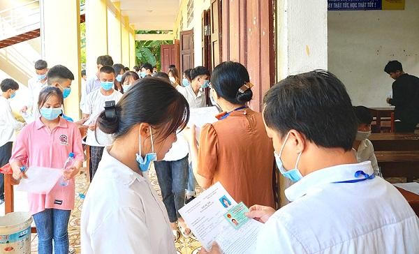 Vừa mổ ruột thừa, thí sinh vẫn quyết tâm tham gia dự thi THPT