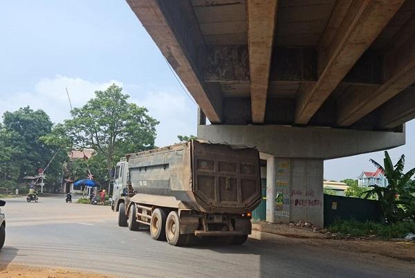 Vì sao xe quá khổ, quá tải vẫn ngang nhiên hoạt động tại Vĩnh Phúc?