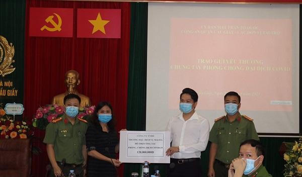 Trao gửi yêu thương, chung tay phòng chống dịch COVID-19