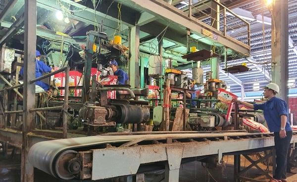 Supe Lâm Thao vượt khó trong đại dịch