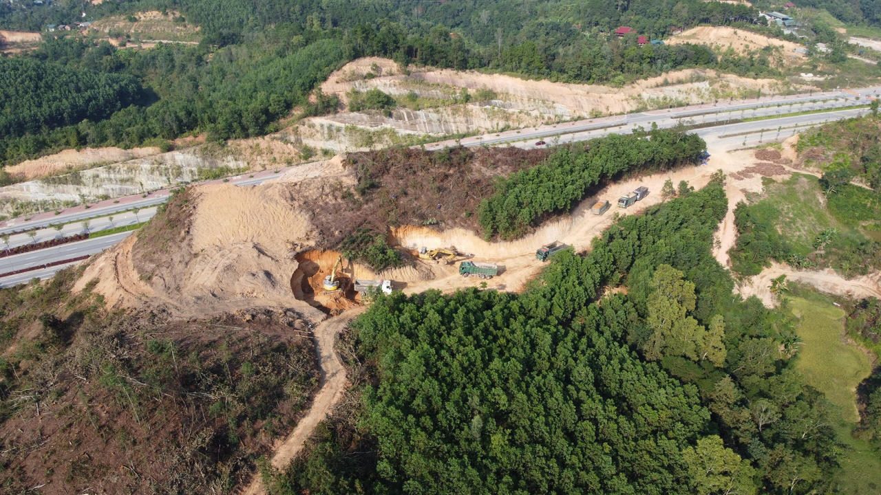 Cao Bằng tái diễn tình trạng xe quá khổ, quá tải