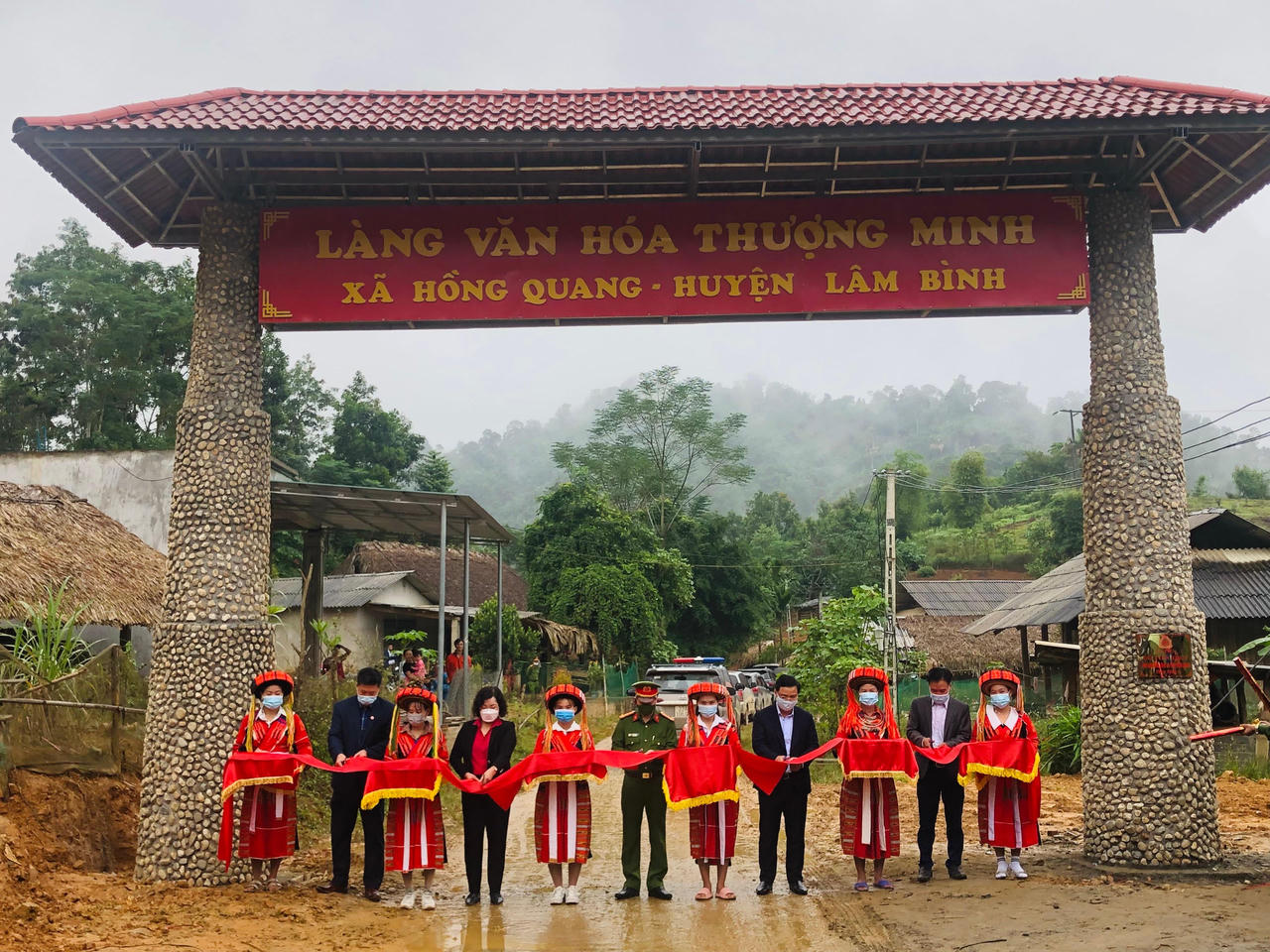 Lễ hội nhảy lửa - Phong tục độc đáo của người dân tộc Pà Thẻn, Tuyên Quang