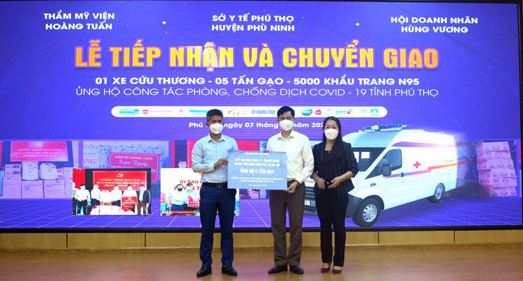Phú Thọ tiếp nhận xe cứu thương phục vụ phòng chống dịch COVID-19