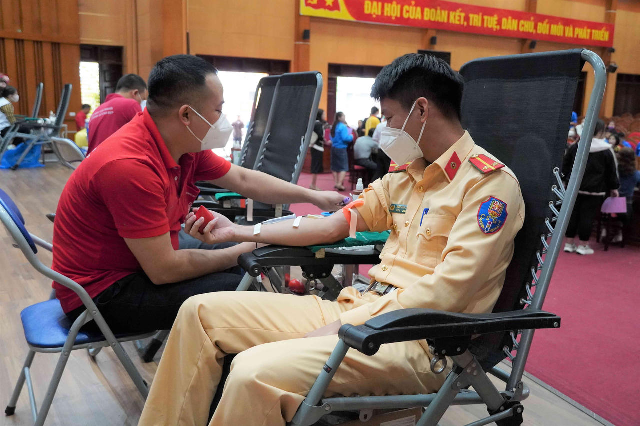 Ngày hội hiến máu tình nguyện 'Một giọt máu – Triệu tấm lòng' tại huyện Sông Lô
