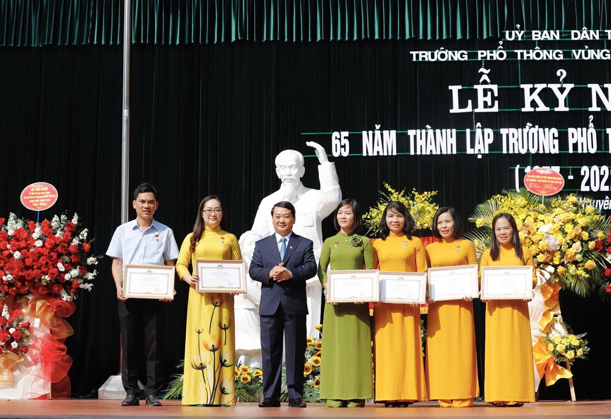 Trường Phổ thông Vùng cao Việt Bắc tổ chức Lễ kỷ niệm 65 năm thành lập