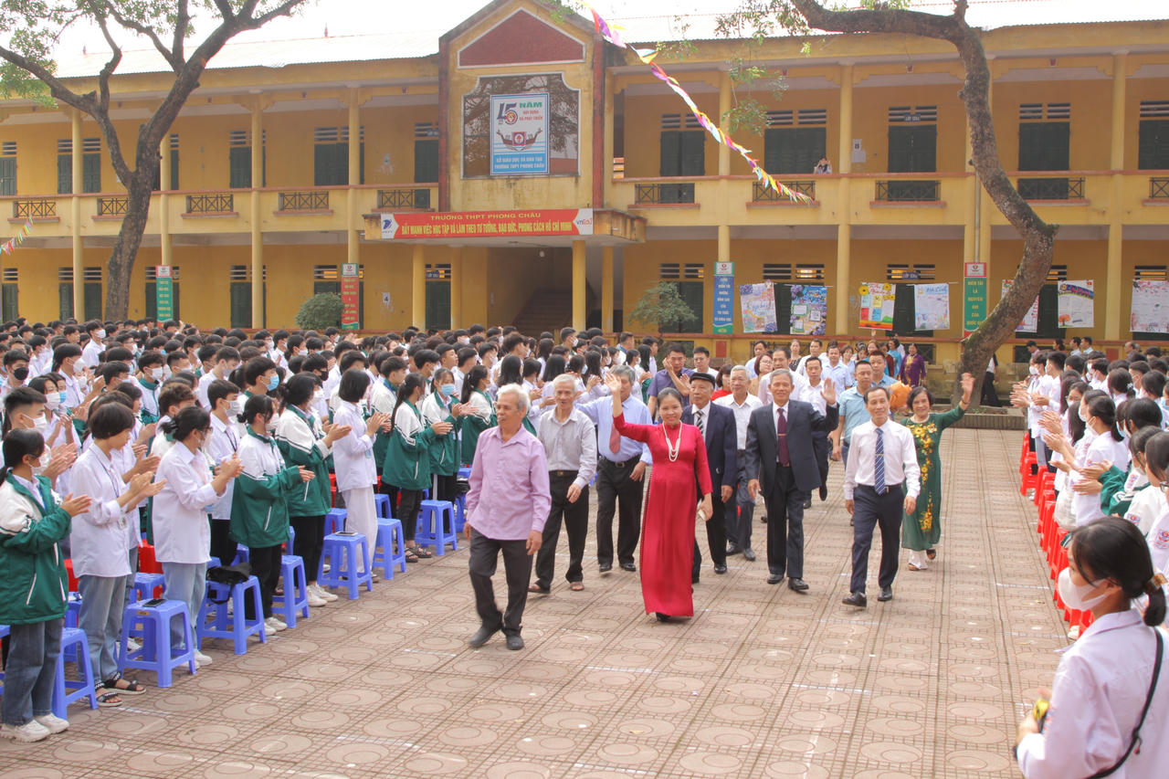 Người thầy trong xã hội xưa và nay