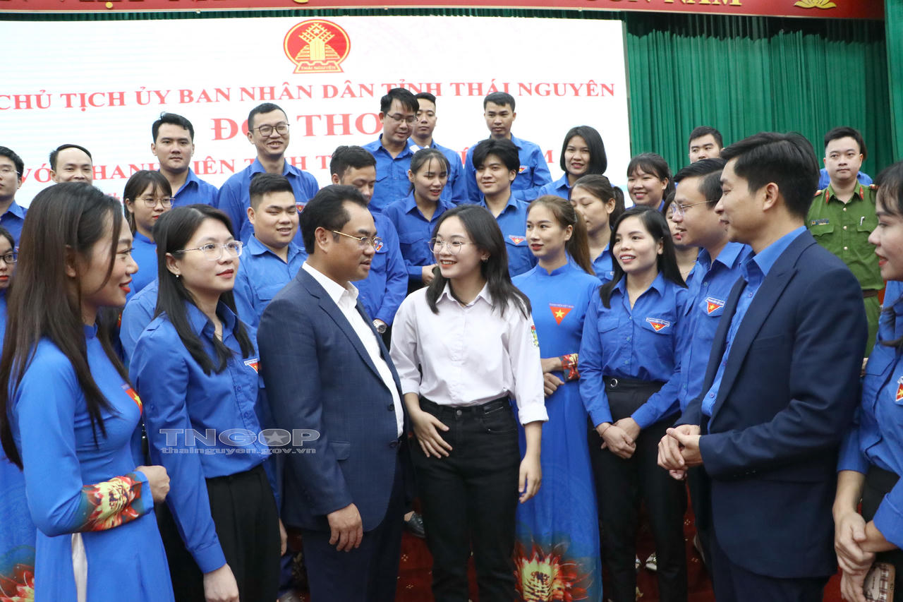 Chủ tịch UBND tỉnh Thái Nguyên đối thoại với thanh niên